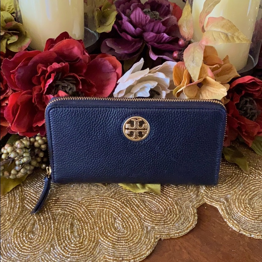 Brand new🔥Tory Burch Carson leather zip wallet 🌹 - Picture 1 of 5
